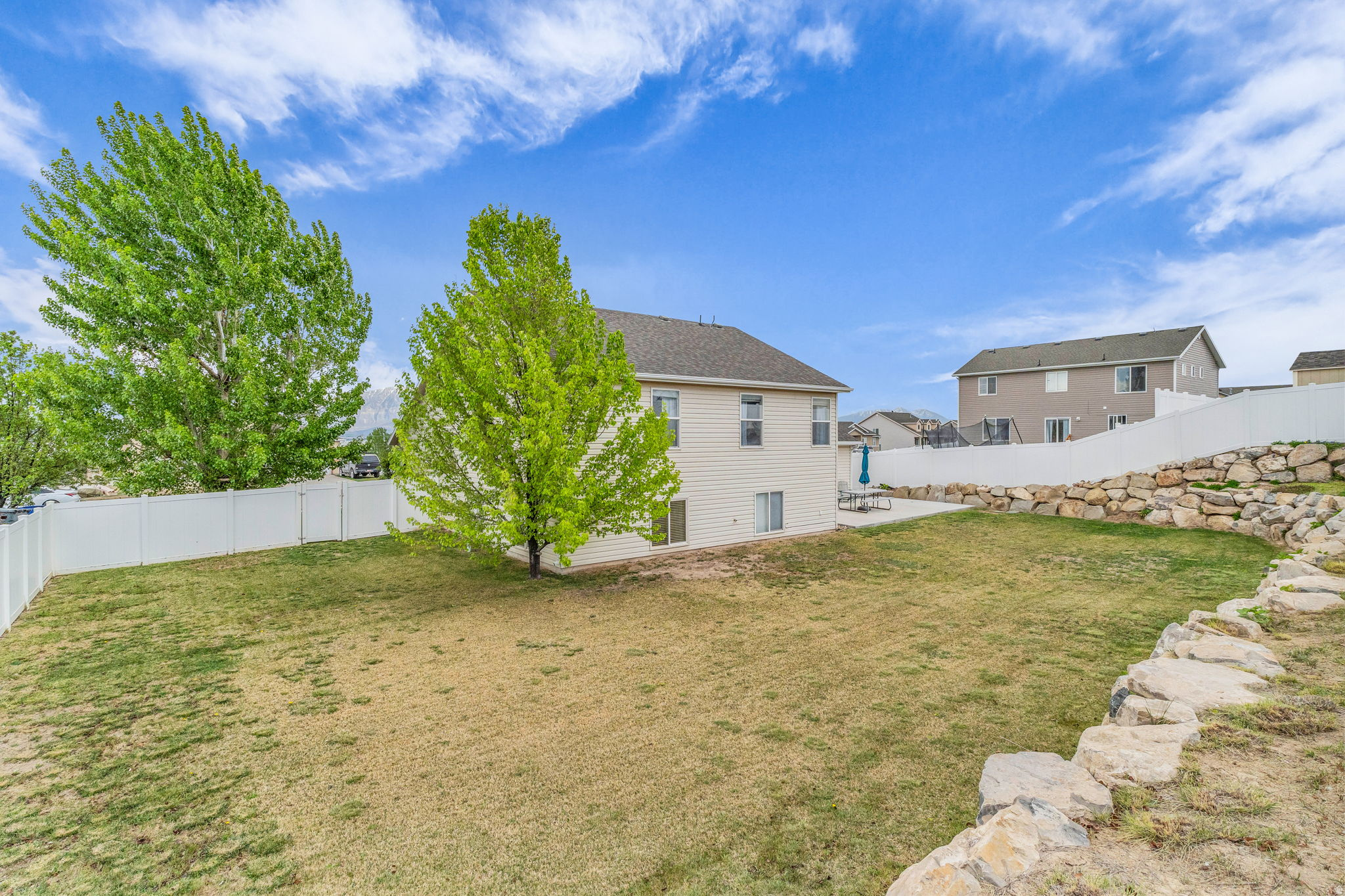 LAKE MOUNTAIN - Residential