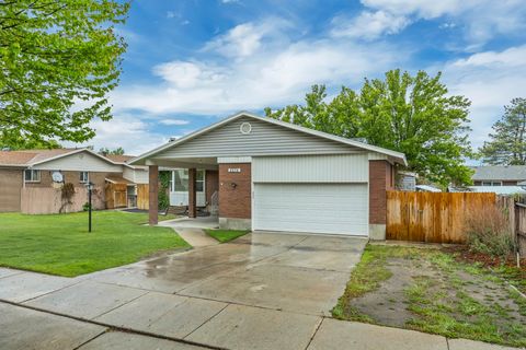 Tiny photo for 8234 S GRAMBLING WAY, Sandy, UT 84094 (MLS # 2154599)