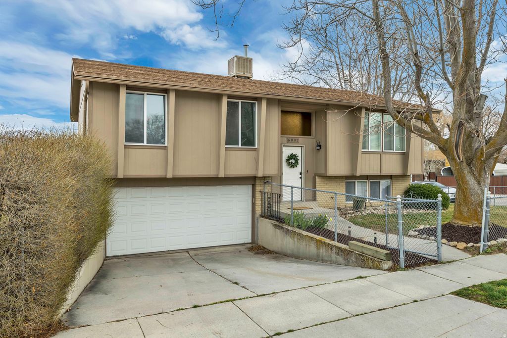 Photo of 6007 S SWEET BASIL N, Taylorsville, UT 84129 (MLS # 2143448)