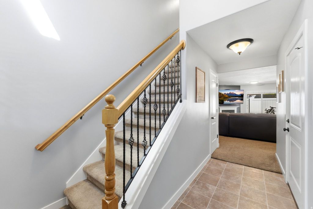 Photo of 1058 W 975 N, Layton, UT 84041 (MLS # 2152137)