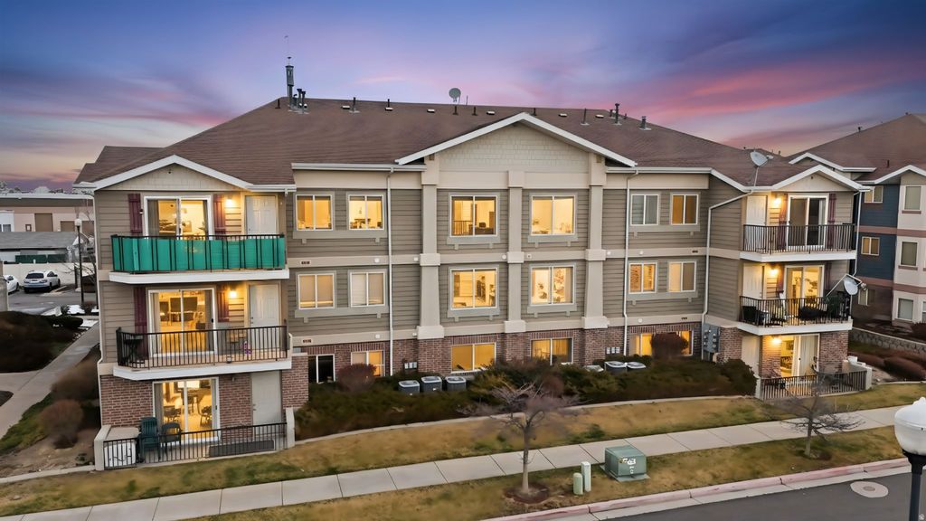 Photo of 74 E RESACA DR S #B12, Sandy, UT 84070 (MLS # 2138891)