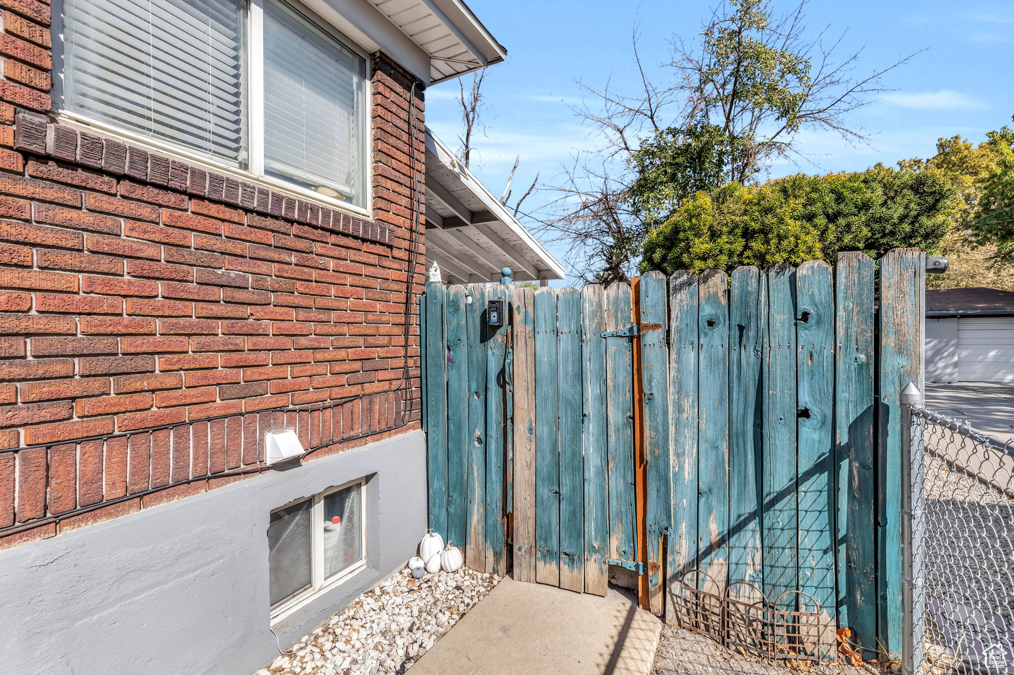 PITTS SUB - Residential Income