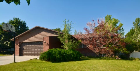 Photo of 768 CRESTVIEW DR, Tooele, UT 84074 (MLS # 2167419)