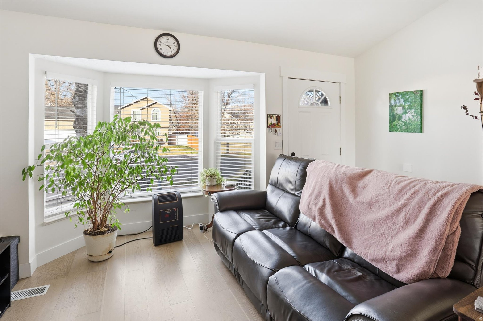 ARGYLE ACRES - Residential