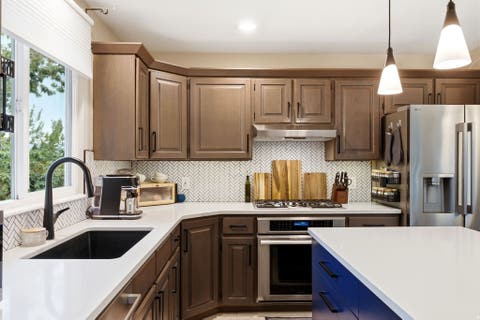 Tiny photo for 1112 E EAGLE RIDGE CIR, Sandy, UT 84094 (MLS # 2175702)