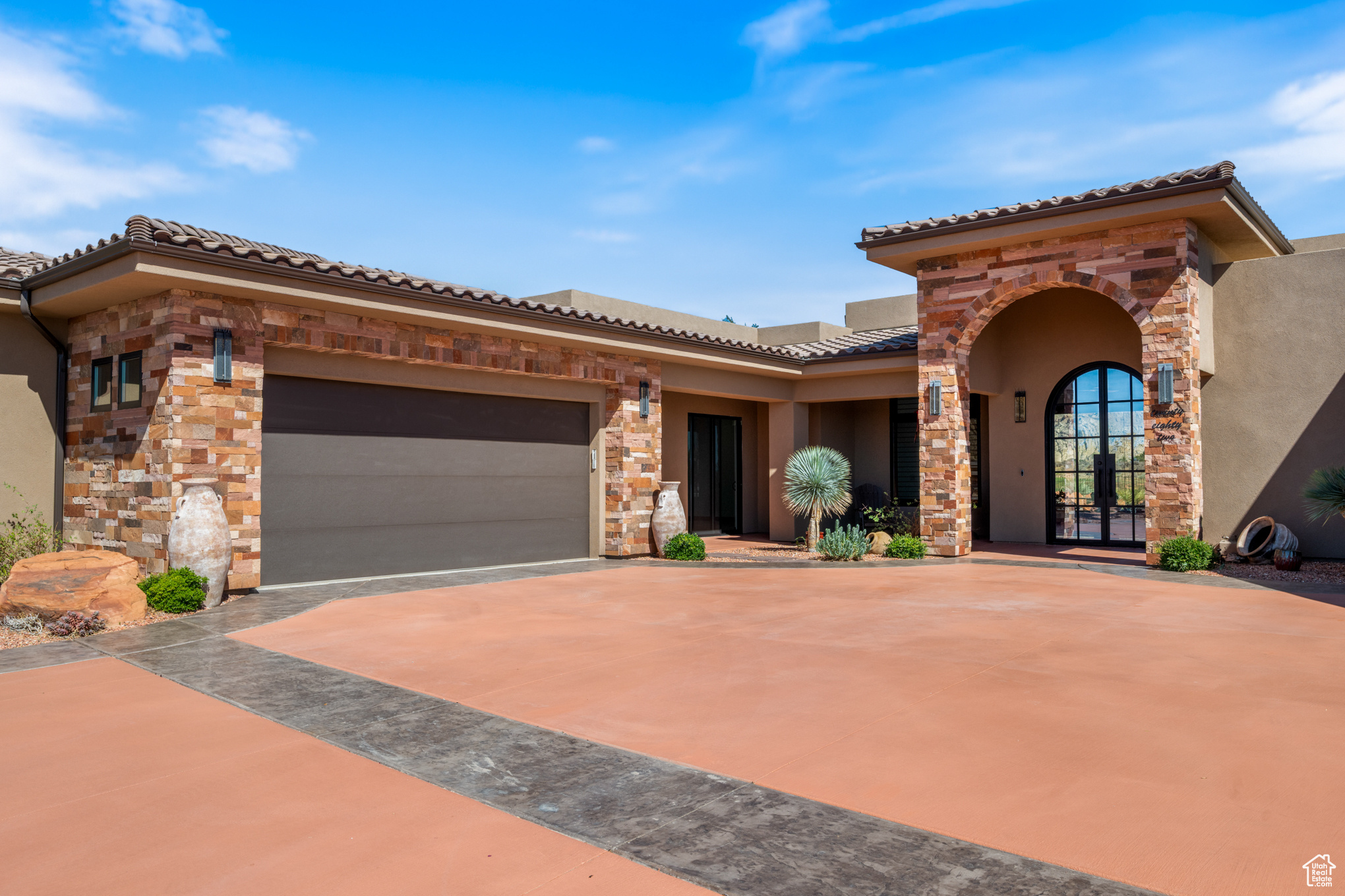 LEDGES OF ST GEORGE - Residential