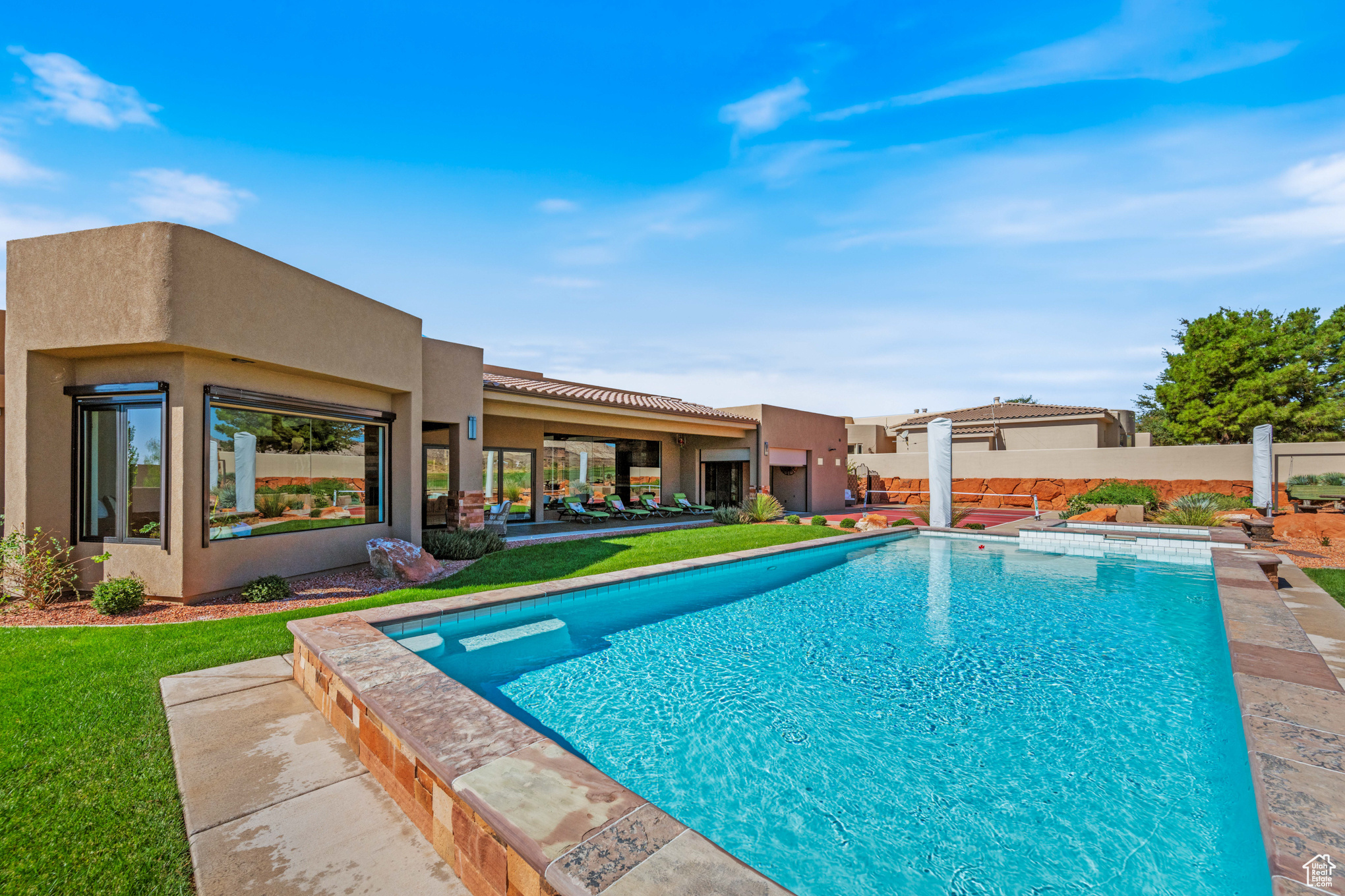 LEDGES OF ST GEORGE - Residential