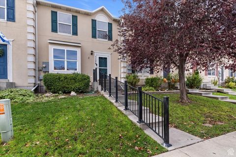 Photo of 1179 W DUN ROBIN CT, Murray, UT 84123 (MLS # 2119283)