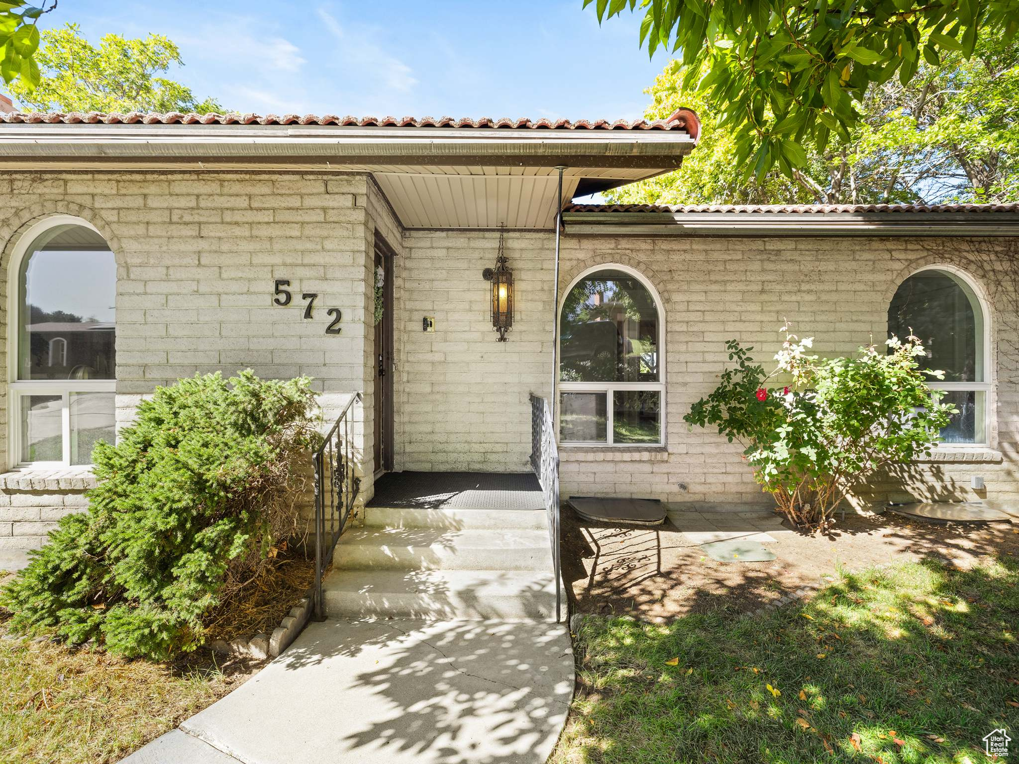 D ANNA B - Residential