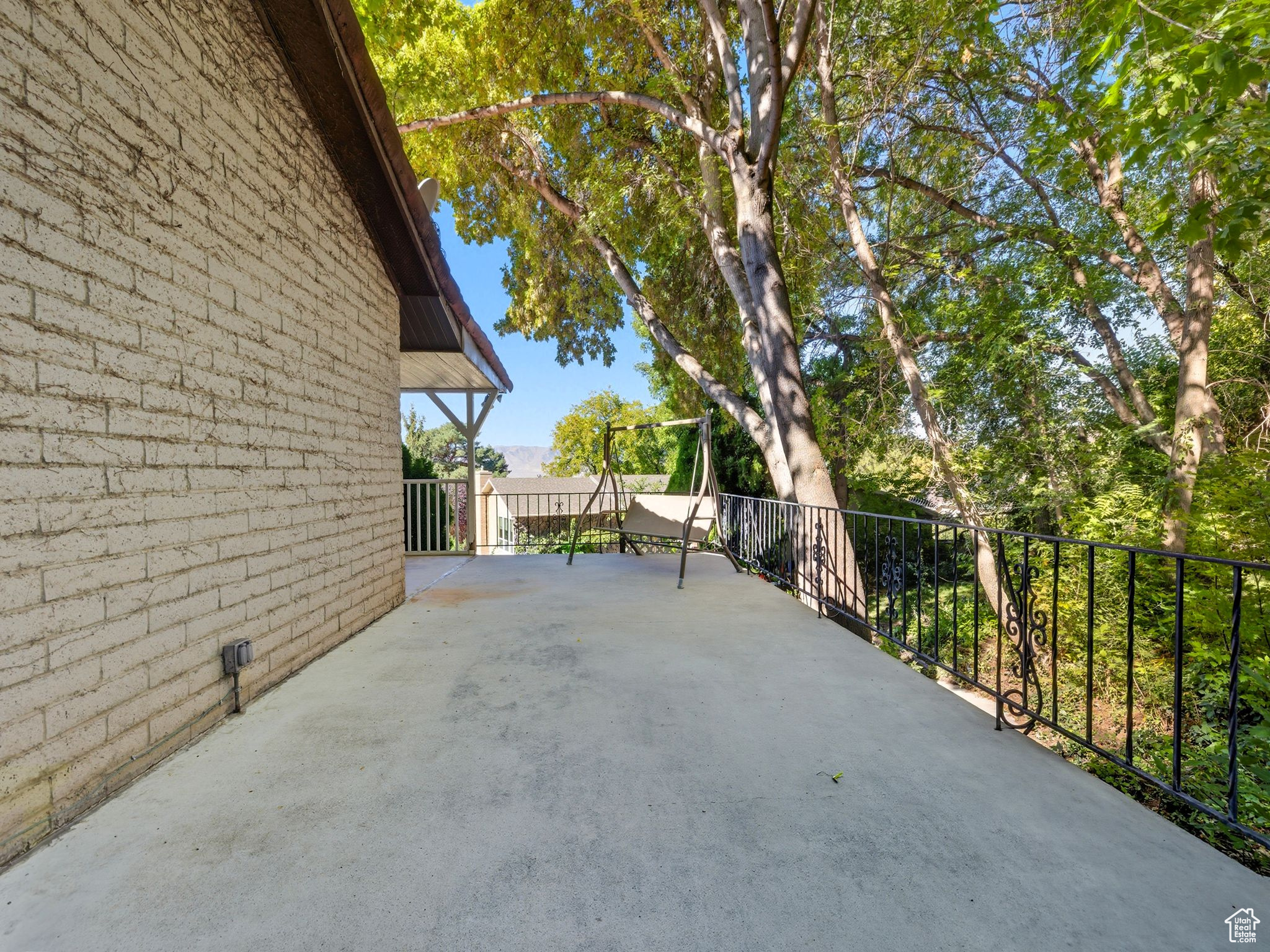 D ANNA B - Residential