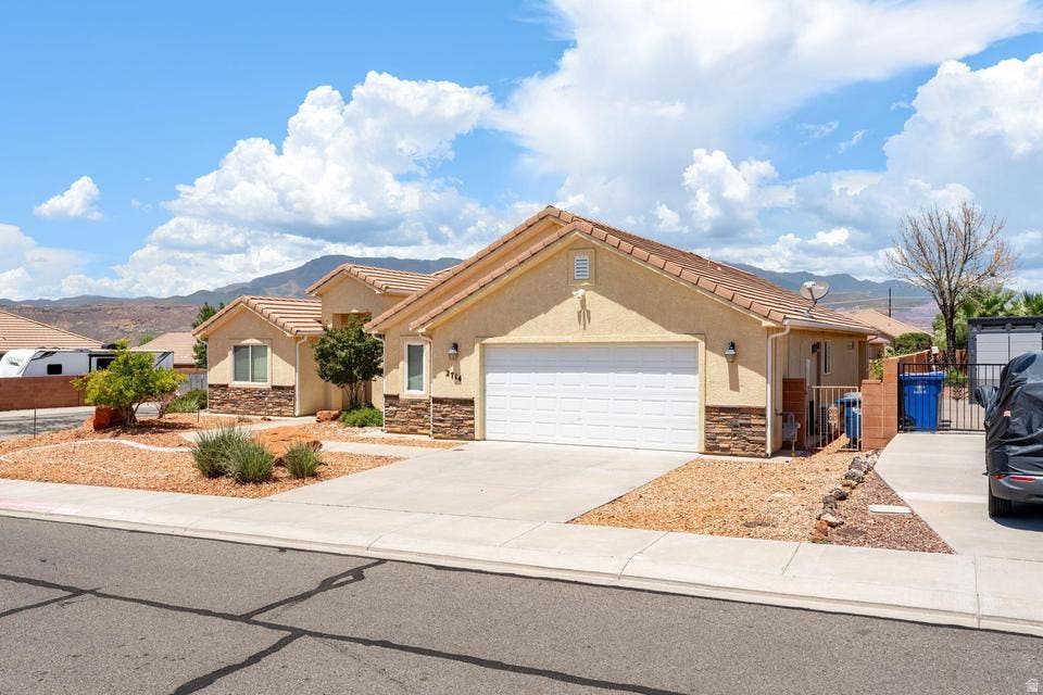 Photo of 2714 W 410 N, Hurricane, UT 84737 (MLS # 2173801)