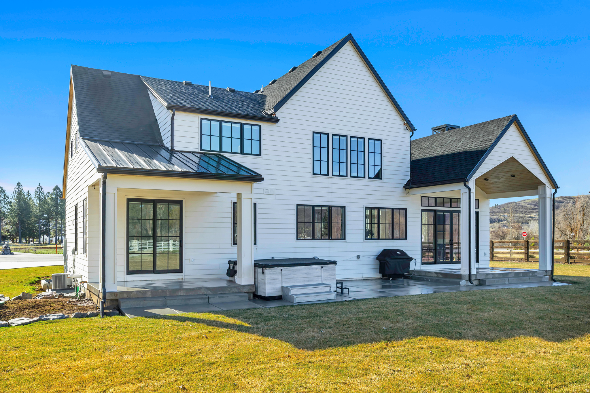 PINEVIEW POINT - Residential