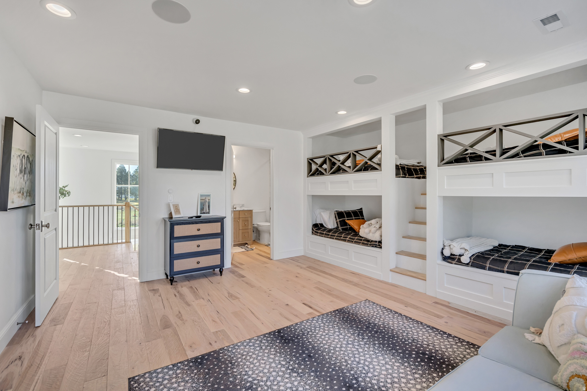 PINEVIEW POINT - Residential