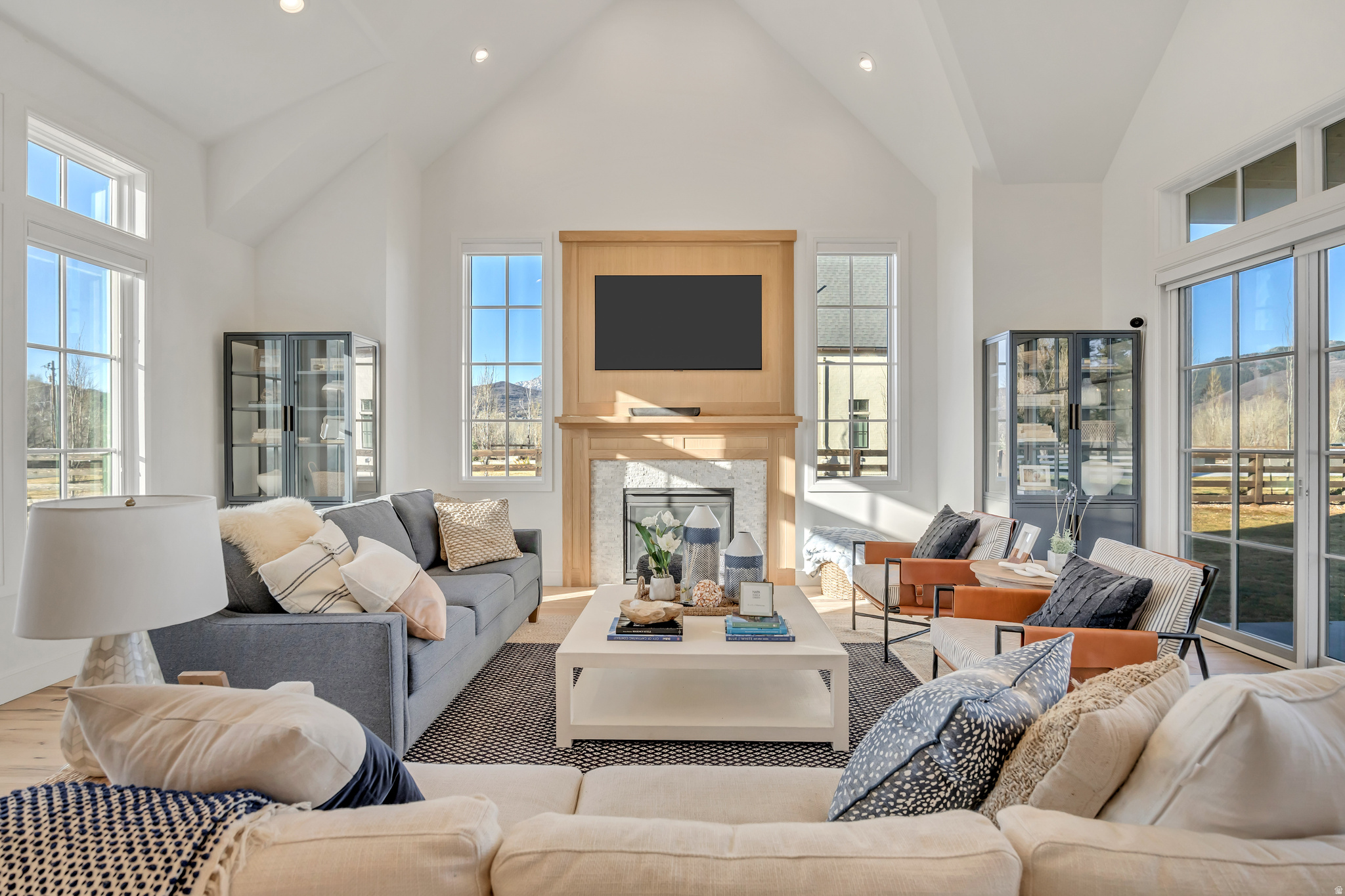 PINEVIEW POINT - Residential