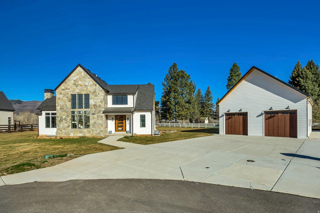 Photo of 155 N 6500 E #2, Huntsville, UT 84317 (MLS # 2146187)