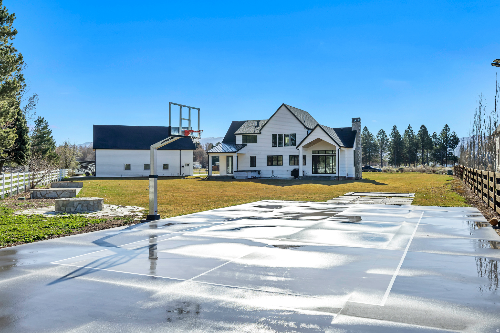 PINEVIEW POINT - Residential