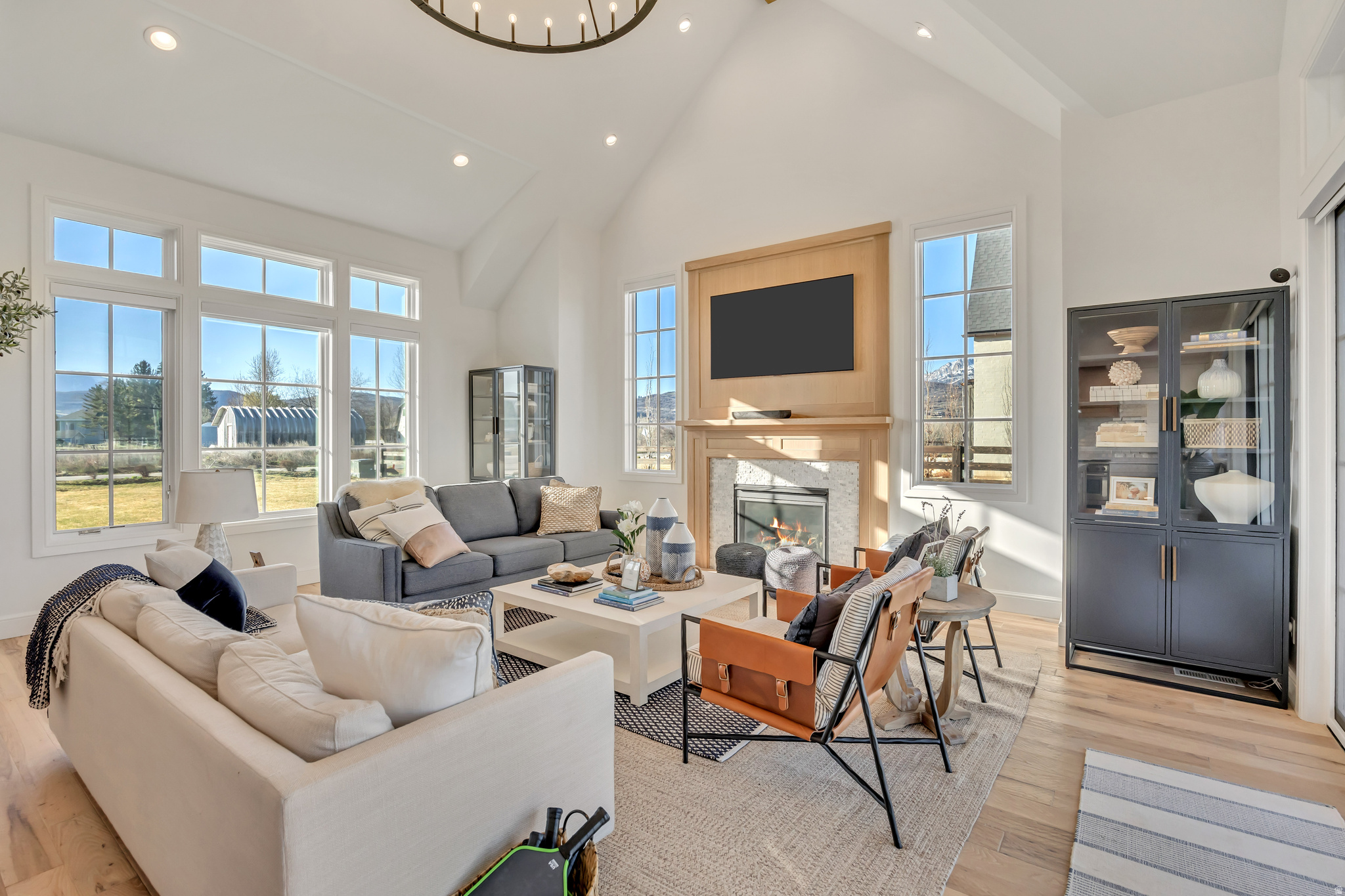 PINEVIEW POINT - Residential