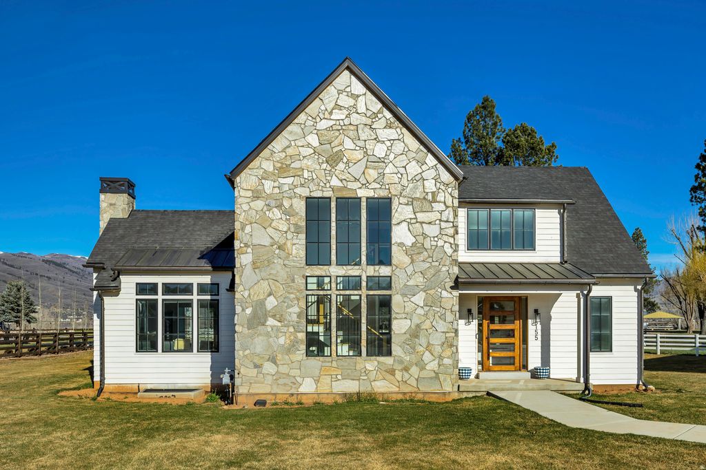 Photo of 155 N 6500 E #2, Huntsville, UT 84317 (MLS # 2146187)