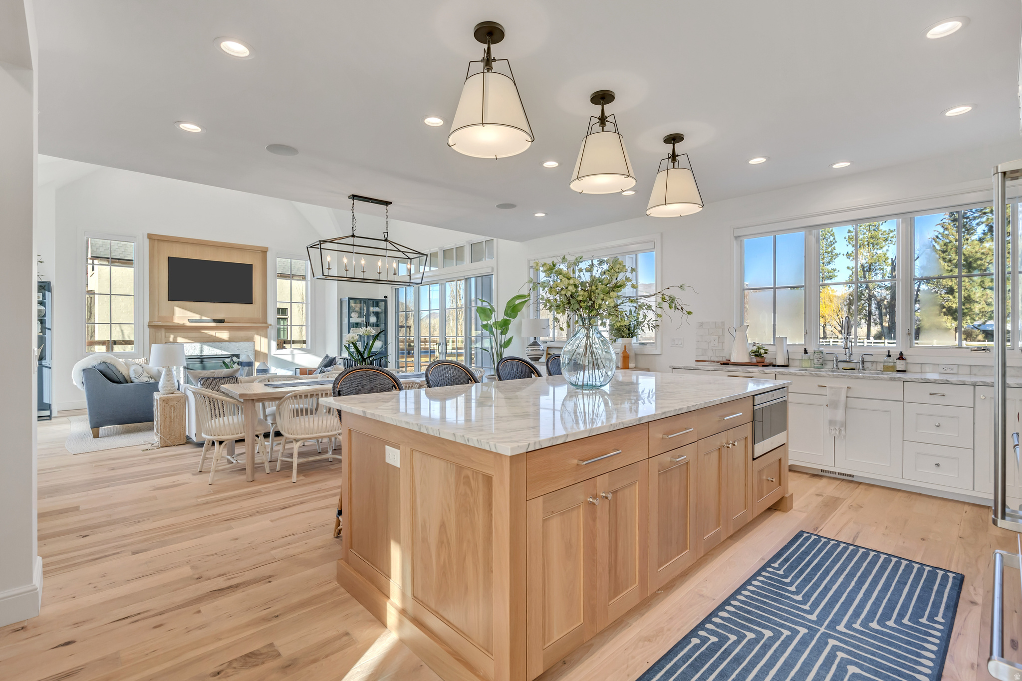 PINEVIEW POINT - Residential