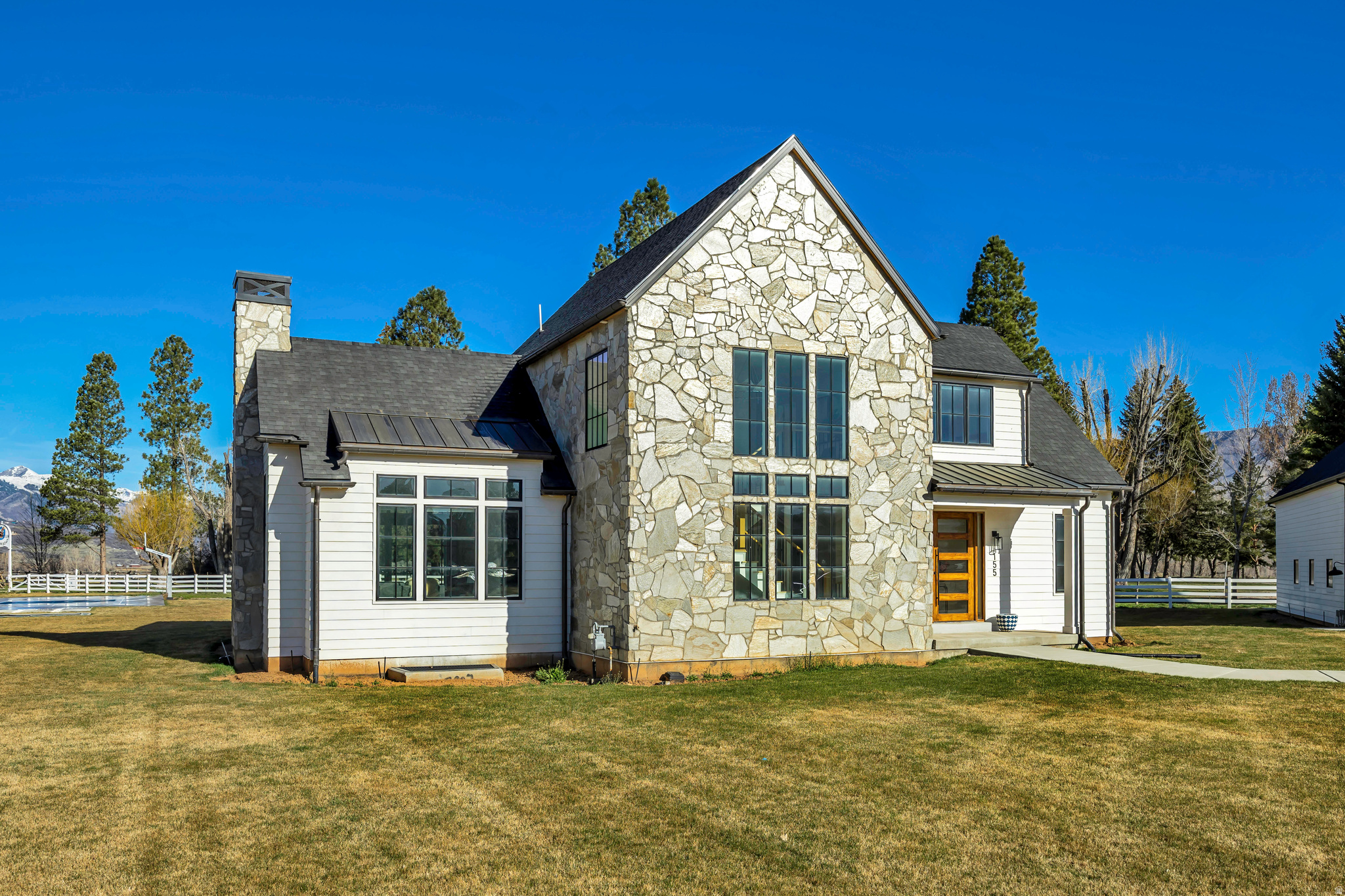 PINEVIEW POINT - Residential