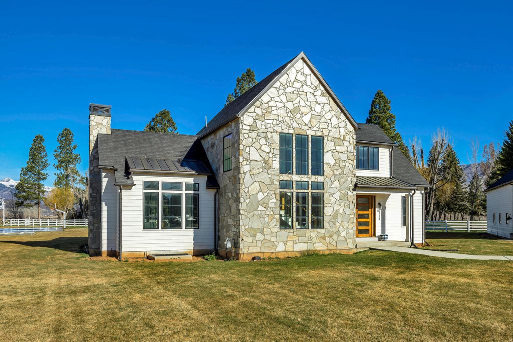 Photo of 155 N 6500 E #2, Huntsville, UT 84317 (MLS # 2146187)