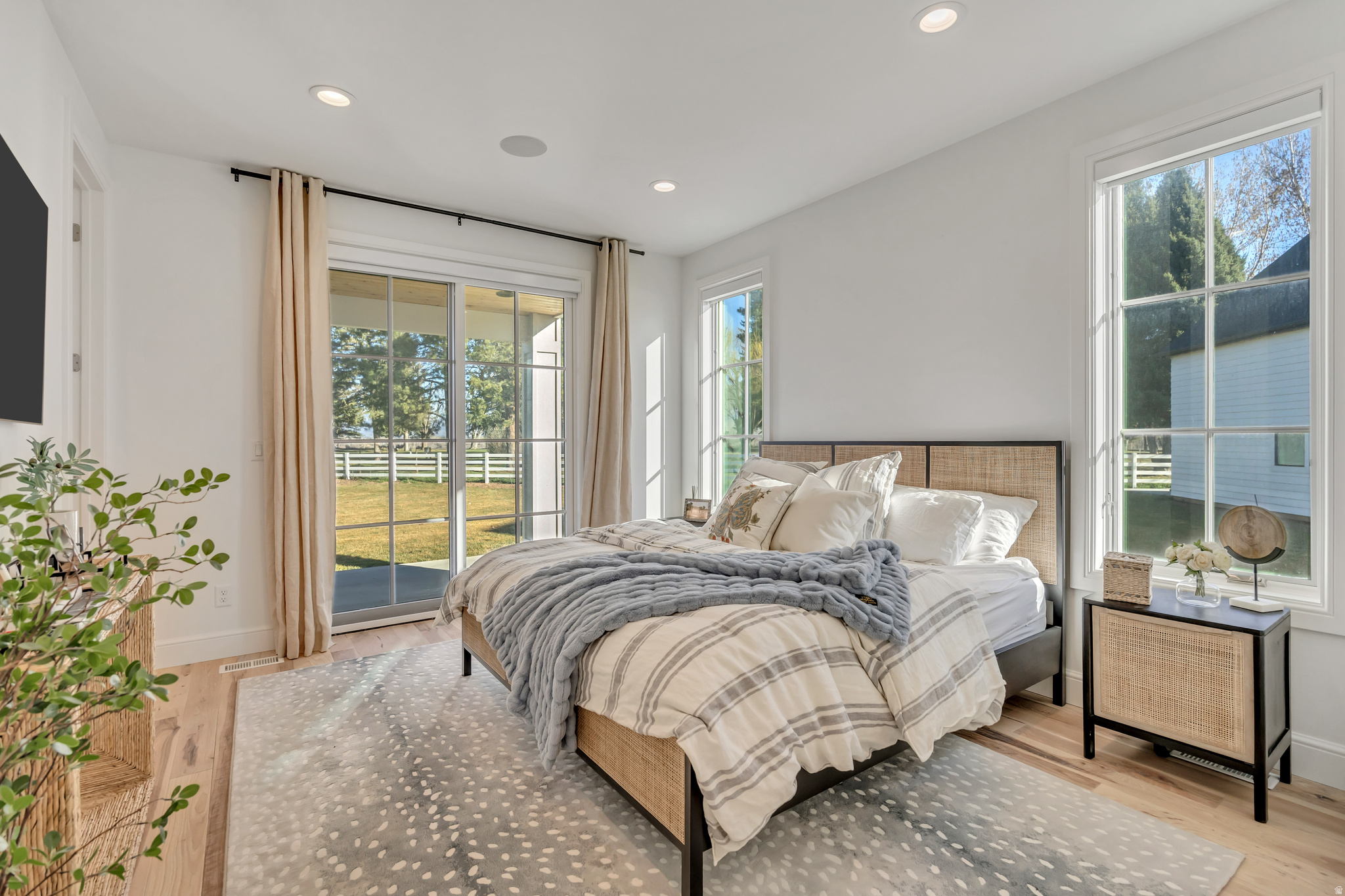 PINEVIEW POINT - Residential