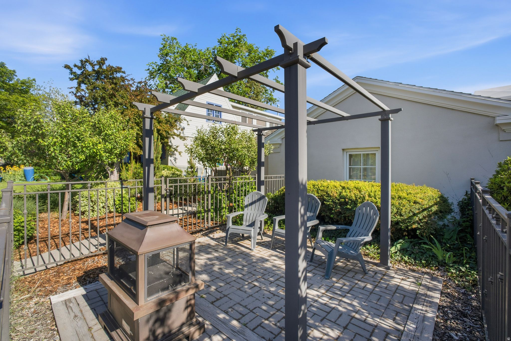 THE AVENUES - Residential