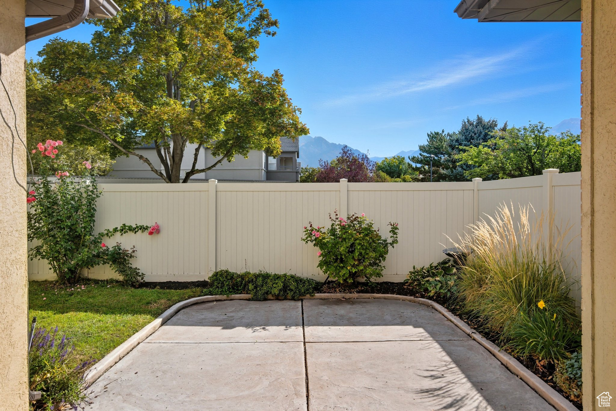 HARVEST LANE - Residential