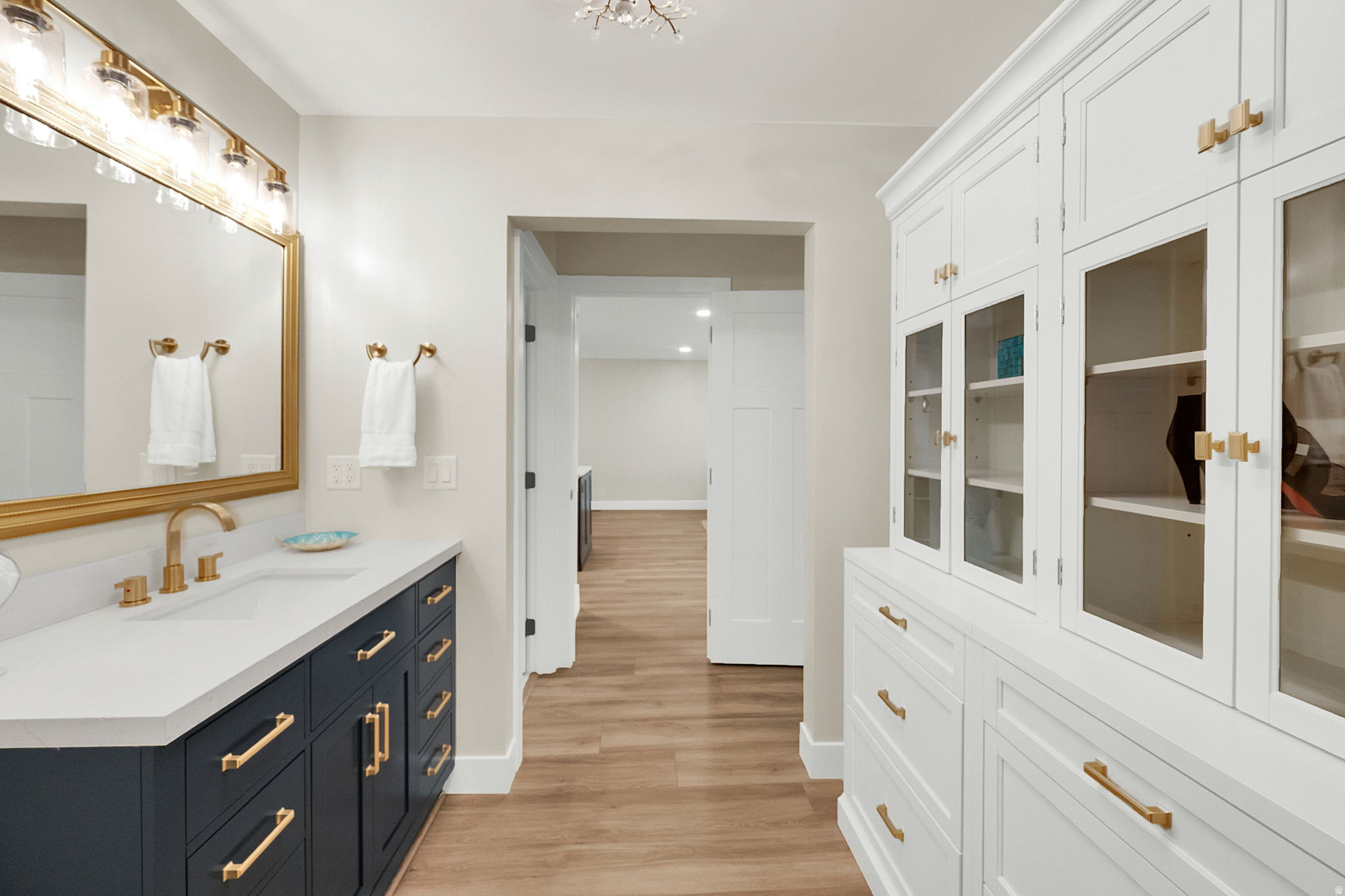 THREE FOUNTAINS TOWNHOUSES & MANOR HOUSES - Residential