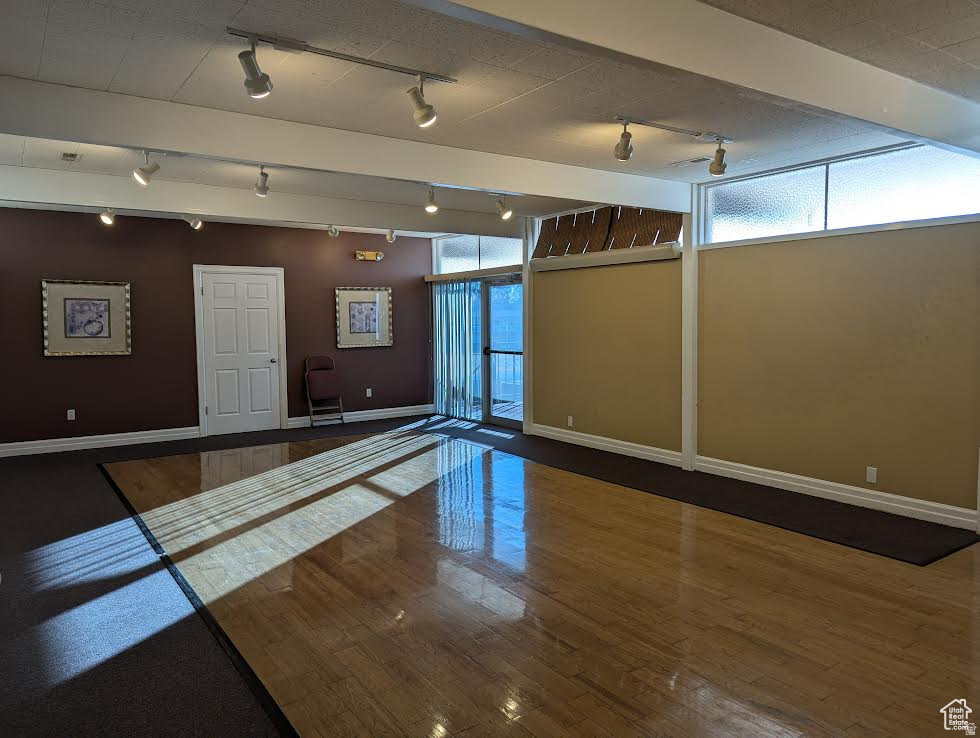 THREE FOUNTAINS TOWNHOUSES & MANOR HOUSES - Residential