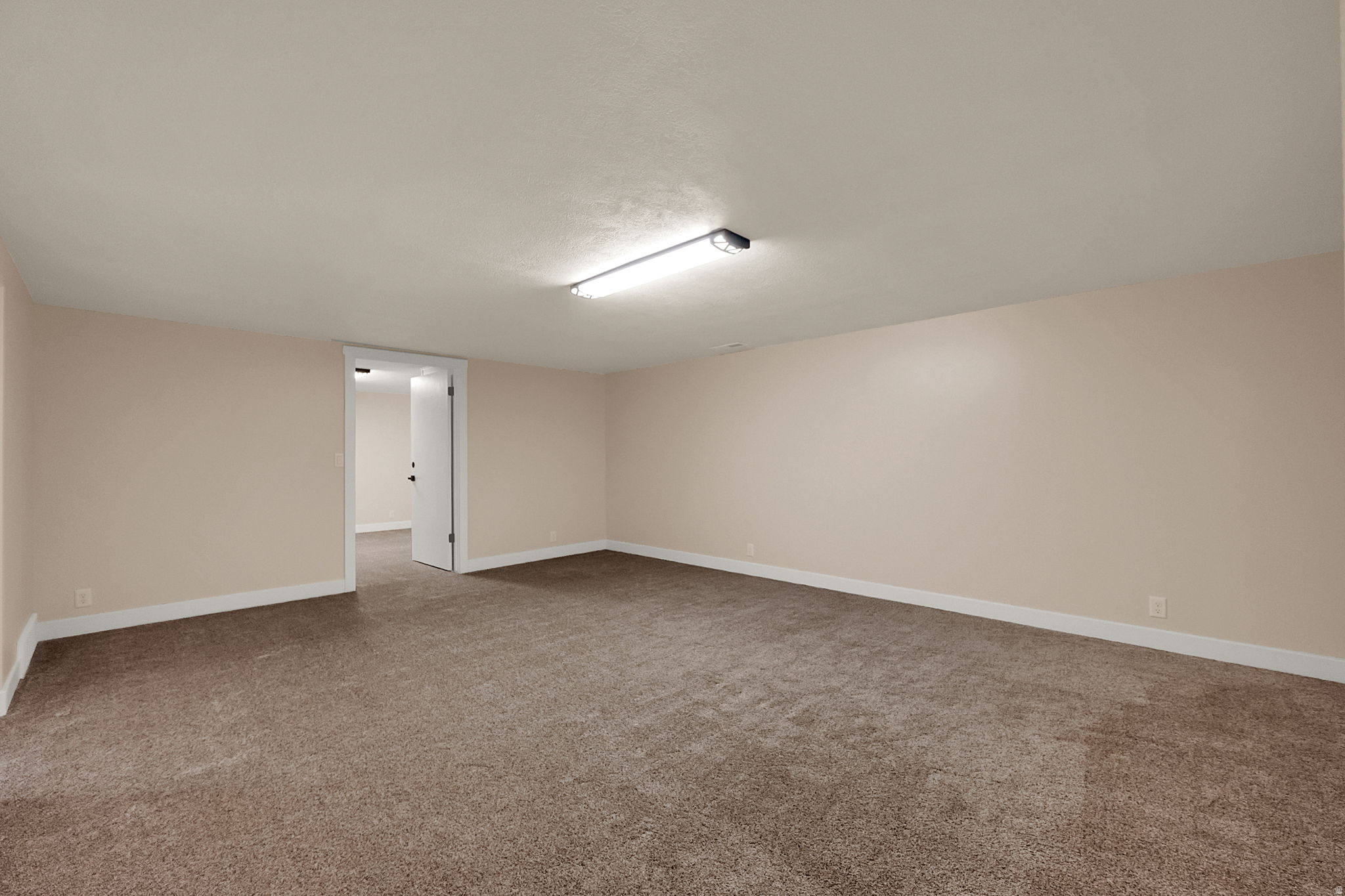 THREE FOUNTAINS TOWNHOUSES & MANOR HOUSES - Residential