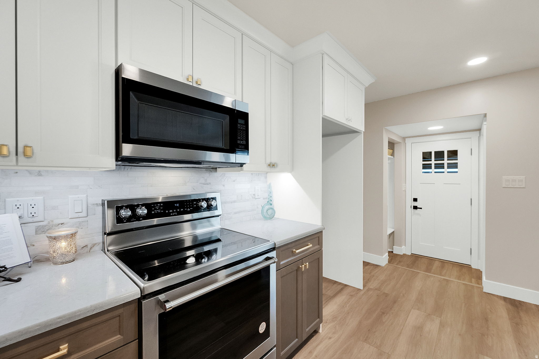 THREE FOUNTAINS TOWNHOUSES & MANOR HOUSES - Residential