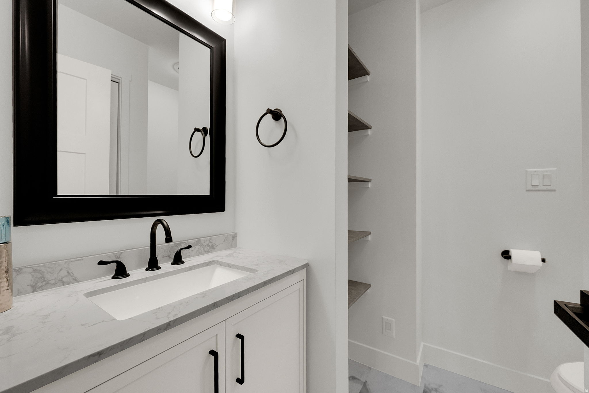 THREE FOUNTAINS TOWNHOUSES & MANOR HOUSES - Residential