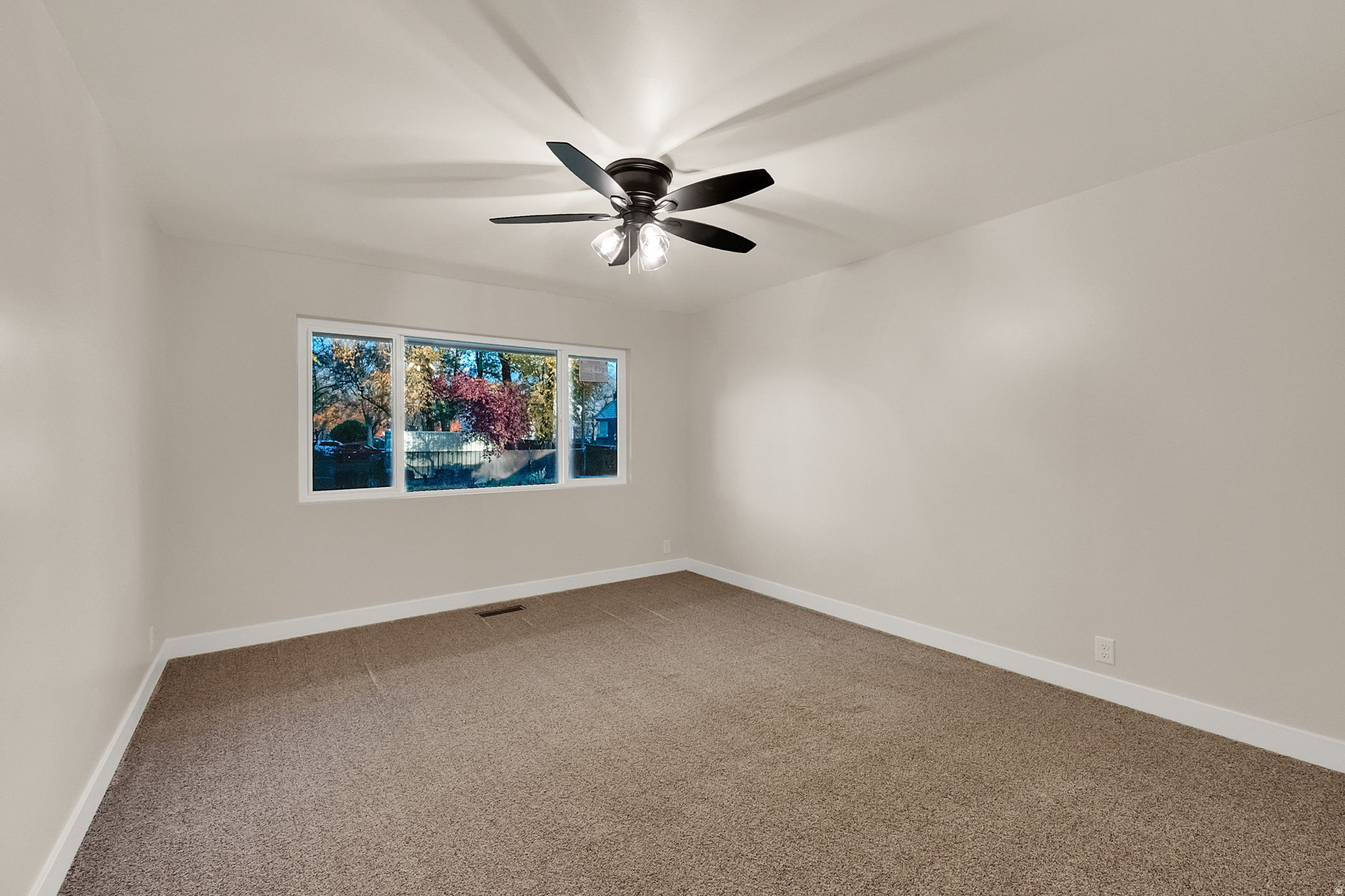 THREE FOUNTAINS TOWNHOUSES & MANOR HOUSES - Residential