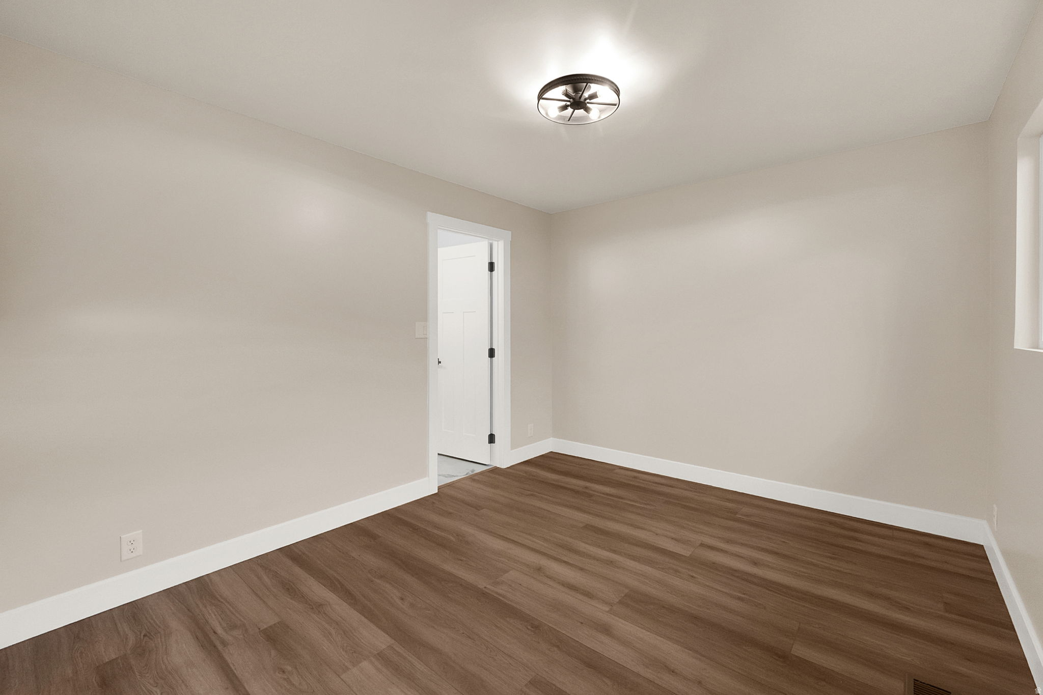 THREE FOUNTAINS TOWNHOUSES & MANOR HOUSES - Residential