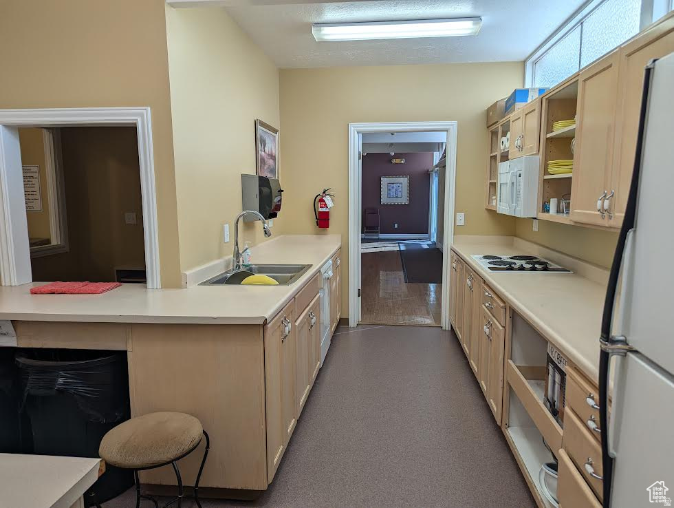 THREE FOUNTAINS TOWNHOUSES & MANOR HOUSES - Residential