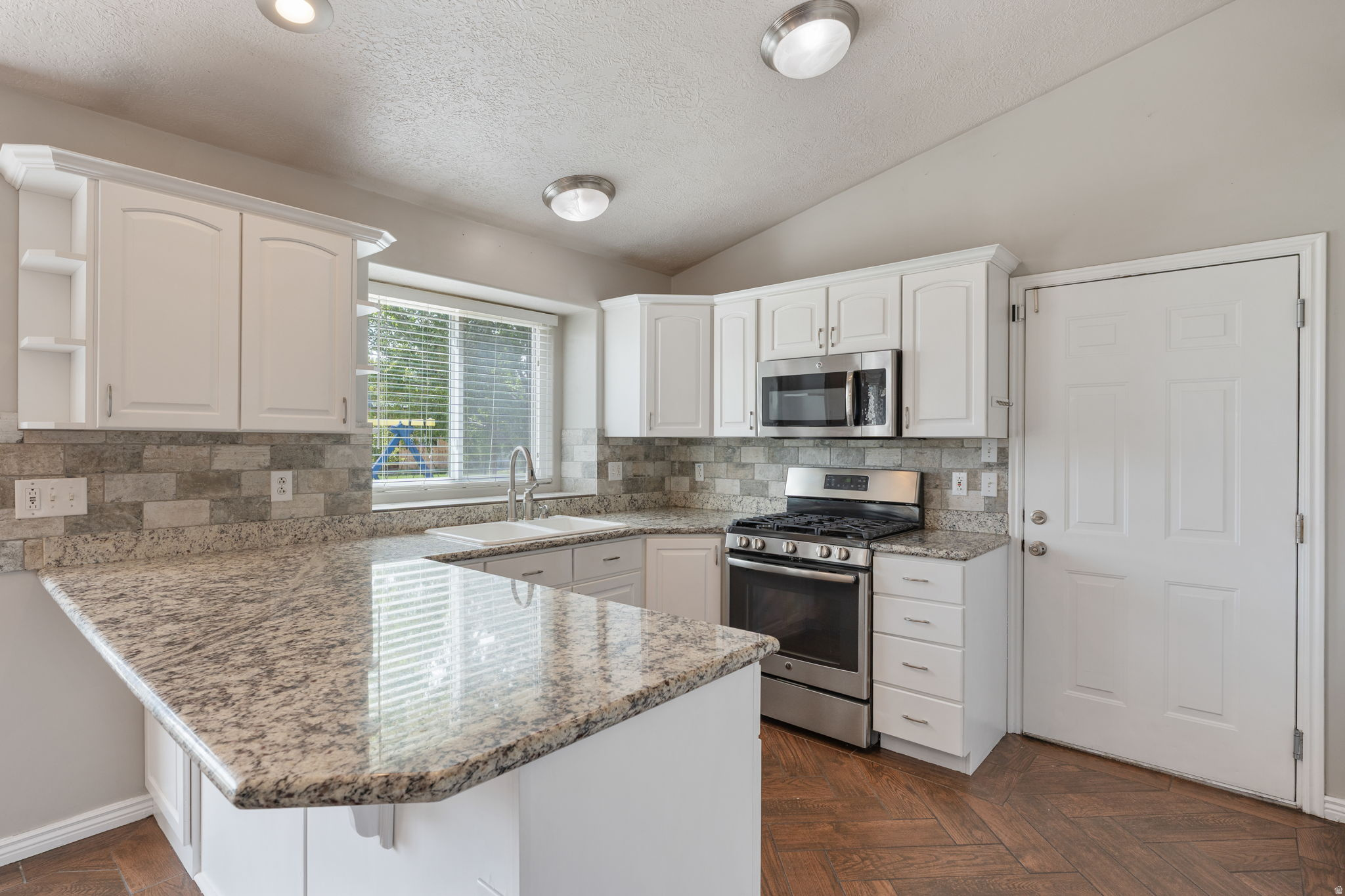 SHADOW MOUNTAIN WEST - Residential