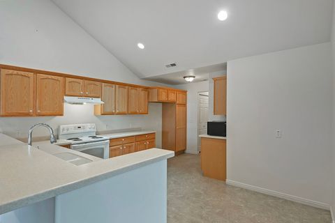 Tiny photo for 2901 W ABBEY SPRINGS CIR, West Jordan, UT 84084 (MLS # 2128047)