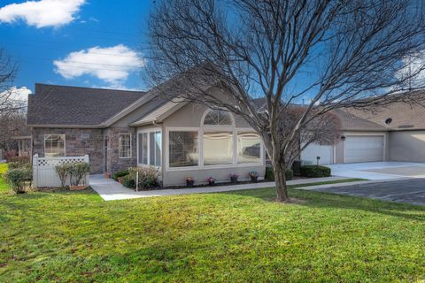 Tiny photo for 2901 W ABBEY SPRINGS CIR, West Jordan, UT 84084 (MLS # 2128047)