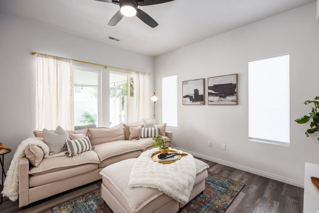 Photo of 188 E MOUNTAIN PEAK DR S, Draper, UT 84020 (MLS # 2177958)
