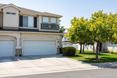 Townhouse For Sale - 188 E Mountain Peak Dr<br/> Draper, UT 84020