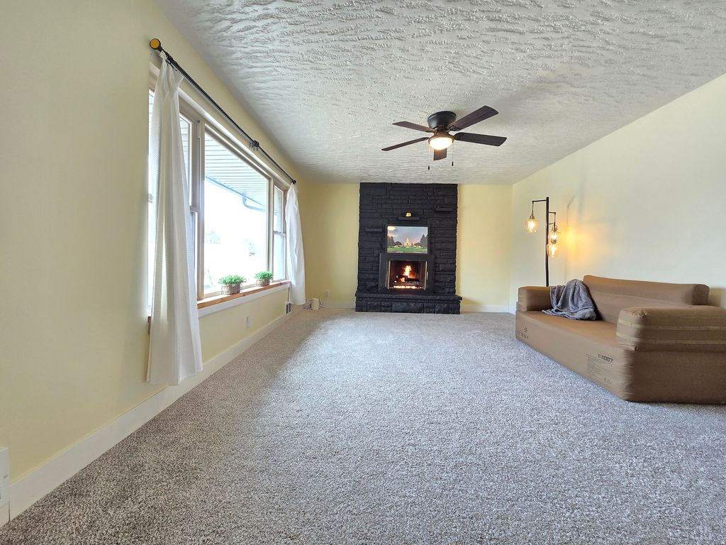 Photo of 2084 ROBINS AVE, Ogden, UT 84401 (MLS # 2143637)
