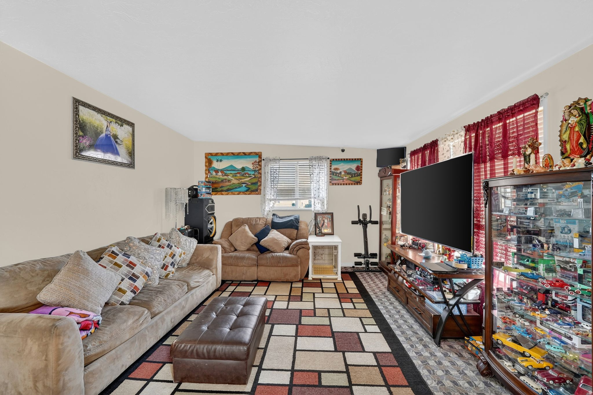 HILLSDALE - Residential