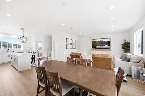 Tiny photo for 946 W 620 S, American Fork, UT 84003 (MLS # 2150836)