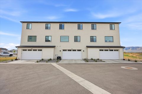 Tiny photo for 946 W 620 S, American Fork, UT 84003 (MLS # 2150836)