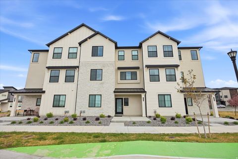 Photo of 946 W 620 S, American Fork, UT 84003 (MLS # 2150836)