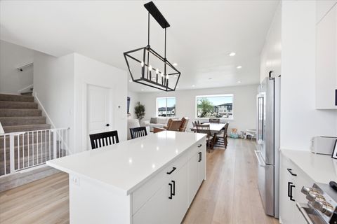 Tiny photo for 946 W 620 S, American Fork, UT 84003 (MLS # 2150836)