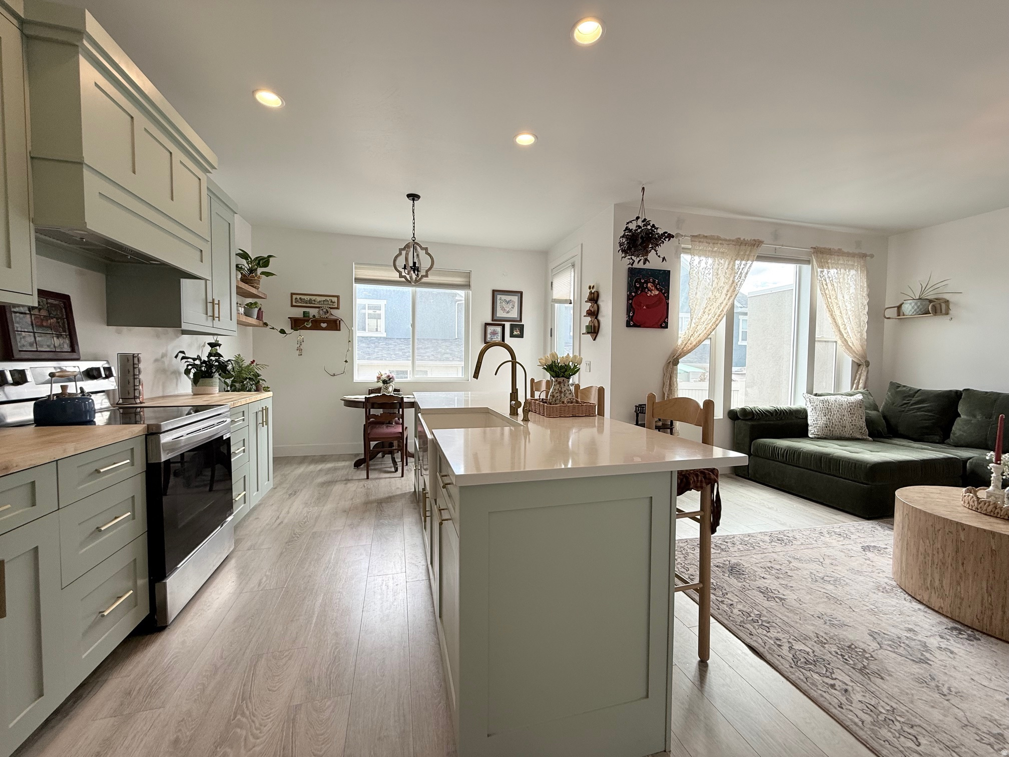 PARKVIEW TOWNHOMES PH2 - Residential