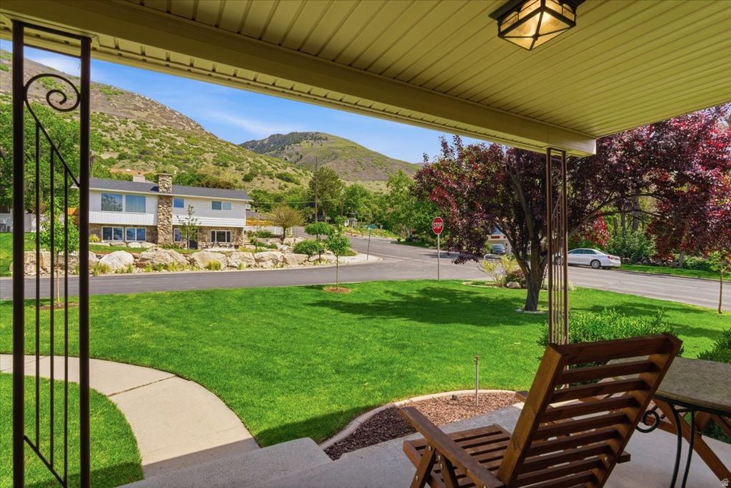 Photo of 190 S 350 E, Farmington, UT 84025 (MLS # 2155996)
