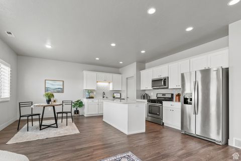 Tiny photo for 258 E 1500 N, Harrisville, UT 84404 (MLS # 2111588)